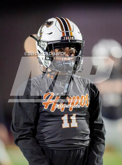 Thumbnail 2 in Bowie @ Hutto  (UIL 6A Division 1 Football Bi-District) photogallery.