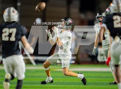 Thumbnail 2 in Bowie @ Hutto  (UIL 6A Division 1 Football Bi-District) photogallery.