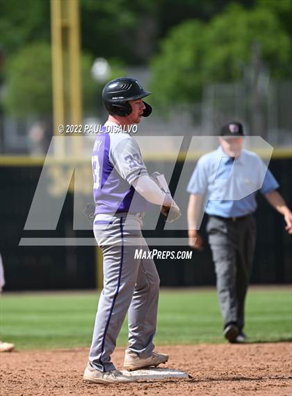 Thumbnail 3 in Regis Jesuit vs. Douglas County (CHSAA 5A Round 1) photogallery.