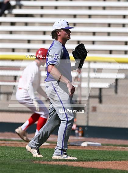 Thumbnail 3 in Regis Jesuit vs. Douglas County (CHSAA 5A Round 1) photogallery.