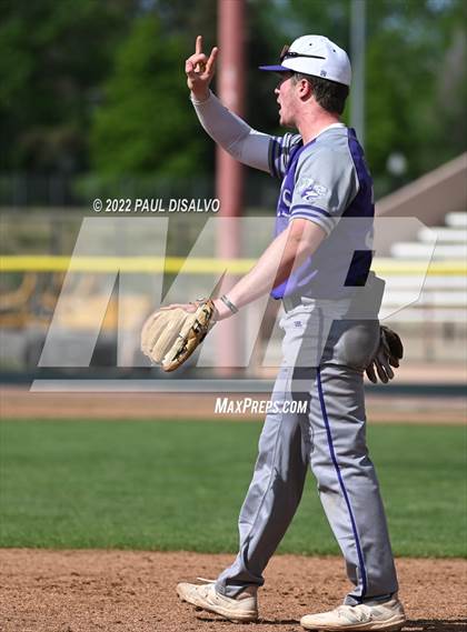 Thumbnail 2 in Regis Jesuit vs. Douglas County (CHSAA 5A Round 1) photogallery.