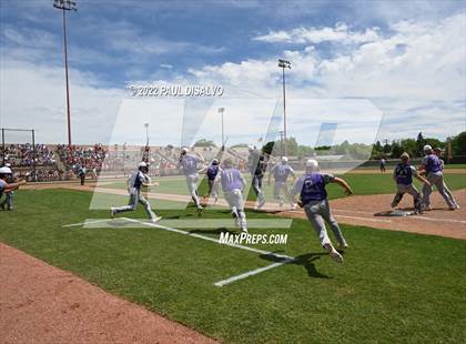 Thumbnail 3 in Regis Jesuit vs. Douglas County (CHSAA 5A Round 1) photogallery.