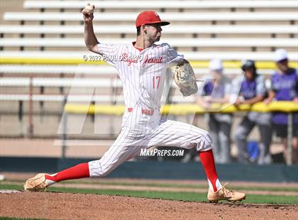 Thumbnail 2 in Regis Jesuit vs. Douglas County (CHSAA 5A Round 1) photogallery.