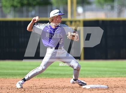 Thumbnail 3 in Regis Jesuit vs. Douglas County (CHSAA 5A Round 1) photogallery.