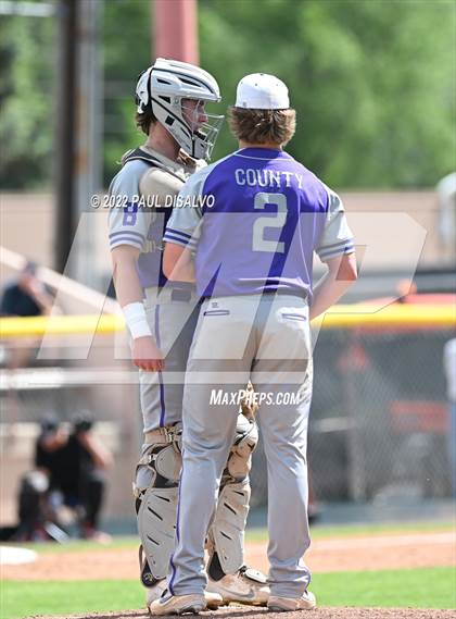 Thumbnail 2 in Regis Jesuit vs. Douglas County (CHSAA 5A Round 1) photogallery.