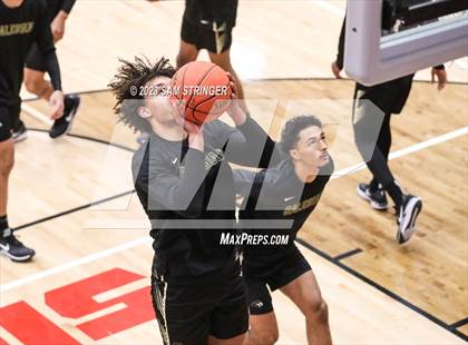 Thumbnail 2 in Hillcrest vs. Salesian College Preparatory (Pro Image Holiday Classic Large Schools) photogallery.