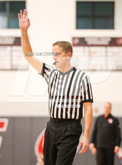 Thumbnail 2 in Hillcrest vs. Salesian College Preparatory (Pro Image Holiday Classic Large Schools) photogallery.