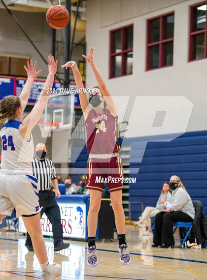 Thumbnail 2 in Winnacunnet vs. Portsmouth (NHIAA Divison1 1st Round) photogallery.