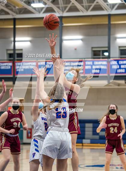 Thumbnail 3 in Winnacunnet vs. Portsmouth (NHIAA Divison1 1st Round) photogallery.