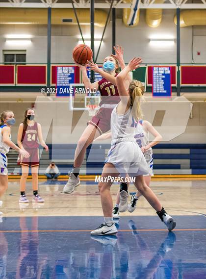 Thumbnail 3 in Winnacunnet vs. Portsmouth (NHIAA Divison1 1st Round) photogallery.