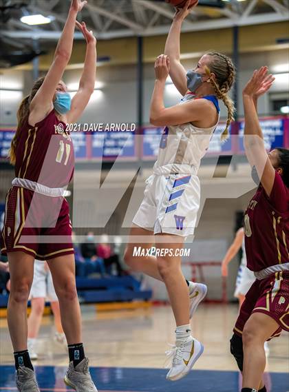 Thumbnail 3 in Winnacunnet vs. Portsmouth (NHIAA Divison1 1st Round) photogallery.