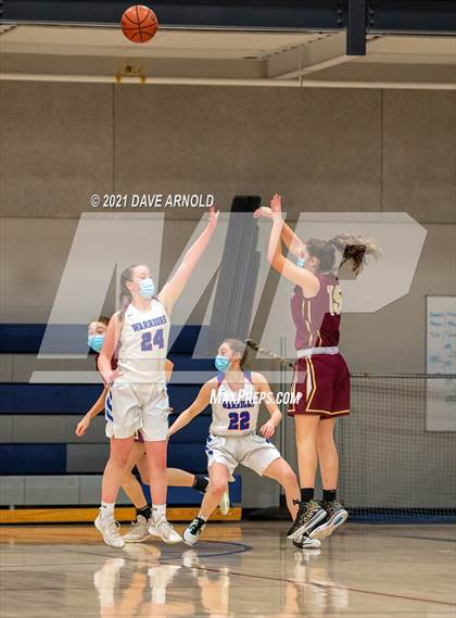 Thumbnail 3 in Winnacunnet vs. Portsmouth (NHIAA Divison1 1st Round) photogallery.