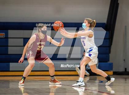 Thumbnail 3 in Winnacunnet vs. Portsmouth (NHIAA Divison1 1st Round) photogallery.
