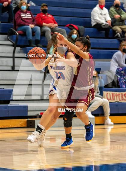 Thumbnail 1 in Winnacunnet vs. Portsmouth (NHIAA Divison1 1st Round) photogallery.