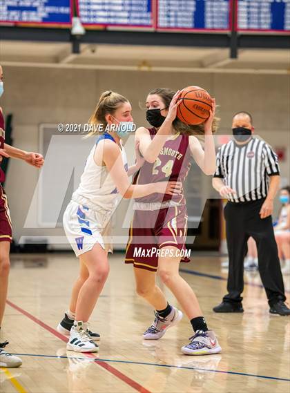 Thumbnail 1 in Winnacunnet vs. Portsmouth (NHIAA Divison1 1st Round) photogallery.