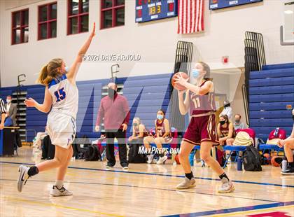 Thumbnail 2 in Winnacunnet vs. Portsmouth (NHIAA Divison1 1st Round) photogallery.