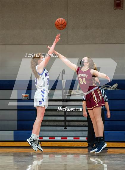 Thumbnail 2 in Winnacunnet vs. Portsmouth (NHIAA Divison1 1st Round) photogallery.