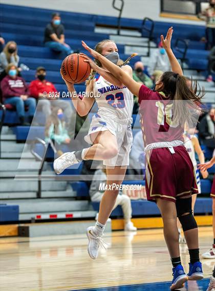 Thumbnail 3 in Winnacunnet vs. Portsmouth (NHIAA Divison1 1st Round) photogallery.