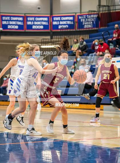 Thumbnail 1 in Winnacunnet vs. Portsmouth (NHIAA Divison1 1st Round) photogallery.