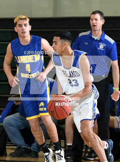 Thumbnail 2 in Linden vs. Orland (Ram Jam Winter Classic) photogallery.