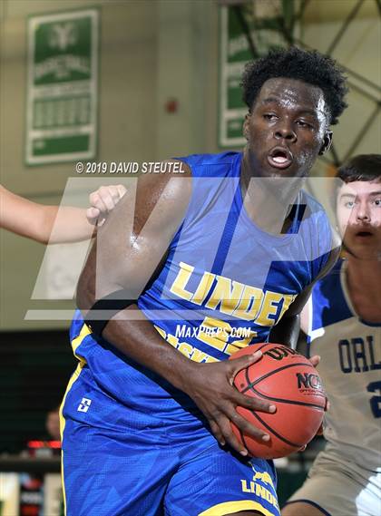 Thumbnail 2 in Linden vs. Orland (Ram Jam Winter Classic) photogallery.