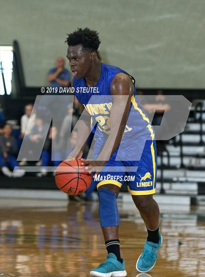 Thumbnail 2 in Linden vs. Orland (Ram Jam Winter Classic) photogallery.