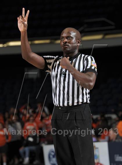 Thumbnail 1 in Saint Joseph vs. Chaminade (CIF SS D3A Final) photogallery.
