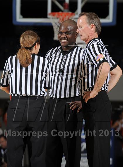 Thumbnail 2 in Saint Joseph vs. Chaminade (CIF SS D3A Final) photogallery.