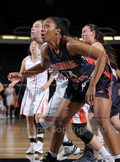 Thumbnail 2 in Saint Joseph vs. Chaminade (CIF SS D3A Final) photogallery.