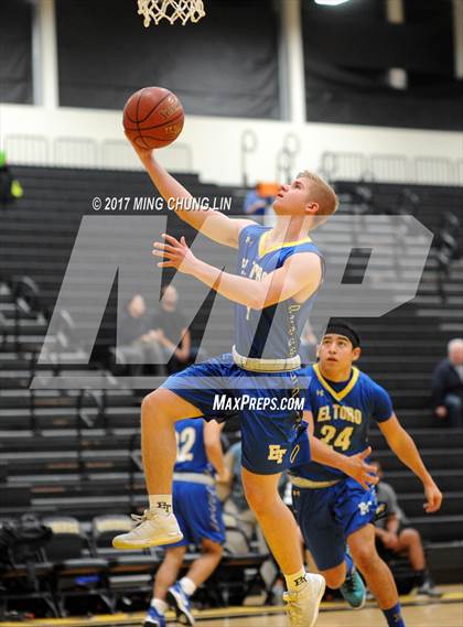 Thumbnail 2 in El Toro vs. Orangewood Academy (Godinez Tournament) photogallery.
