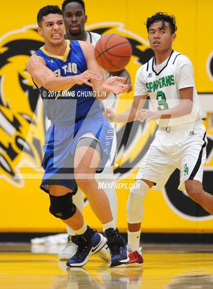Thumbnail 3 in El Toro vs. Orangewood Academy (Godinez Tournament) photogallery.