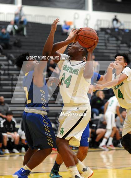 Thumbnail 2 in El Toro vs. Orangewood Academy (Godinez Tournament) photogallery.