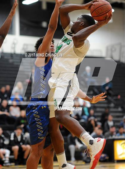 Thumbnail 3 in El Toro vs. Orangewood Academy (Godinez Tournament) photogallery.