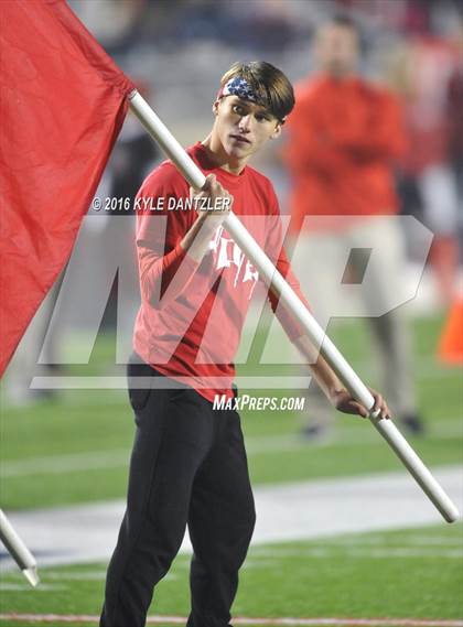 Thumbnail 3 in Farmersville vs. Pottsboro (UIL 3A Division 1 Region 2 Semifinal) photogallery.