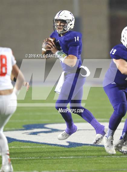 Thumbnail 1 in Farmersville vs. Pottsboro (UIL 3A Division 1 Region 2 Semifinal) photogallery.