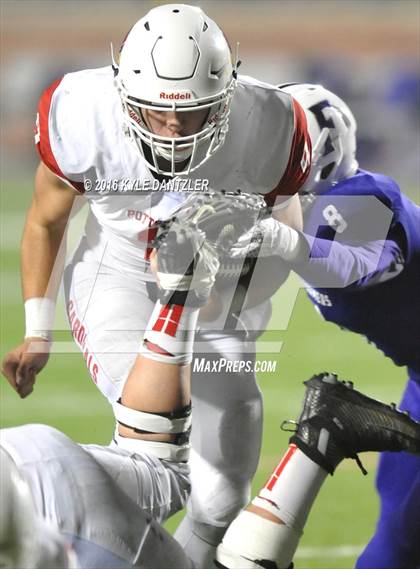 Thumbnail 2 in Farmersville vs. Pottsboro (UIL 3A Division 1 Region 2 Semifinal) photogallery.