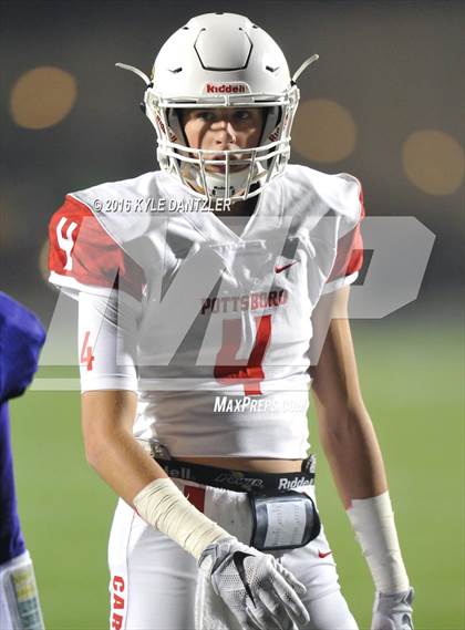 Thumbnail 2 in Farmersville vs. Pottsboro (UIL 3A Division 1 Region 2 Semifinal) photogallery.