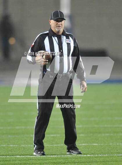 Thumbnail 1 in Farmersville vs. Pottsboro (UIL 3A Division 1 Region 2 Semifinal) photogallery.