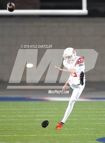 Thumbnail 3 in Farmersville vs. Pottsboro (UIL 3A Division 1 Region 2 Semifinal) photogallery.