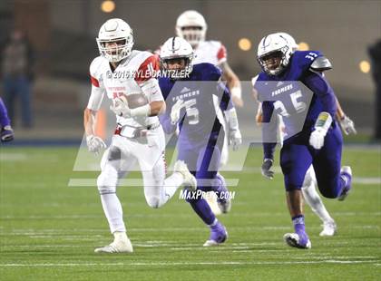 Thumbnail 1 in Farmersville vs. Pottsboro (UIL 3A Division 1 Region 2 Semifinal) photogallery.