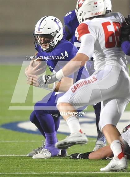 Thumbnail 2 in Farmersville vs. Pottsboro (UIL 3A Division 1 Region 2 Semifinal) photogallery.