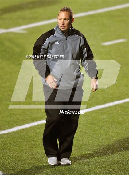 Thumbnail 1 in Farmersville vs. Pottsboro (UIL 3A Division 1 Region 2 Semifinal) photogallery.