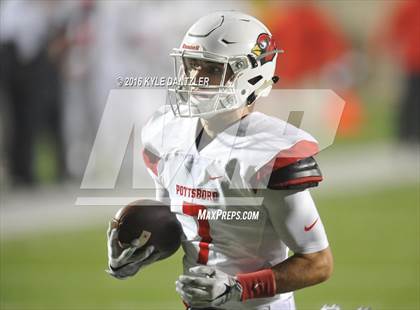 Thumbnail 2 in Farmersville vs. Pottsboro (UIL 3A Division 1 Region 2 Semifinal) photogallery.