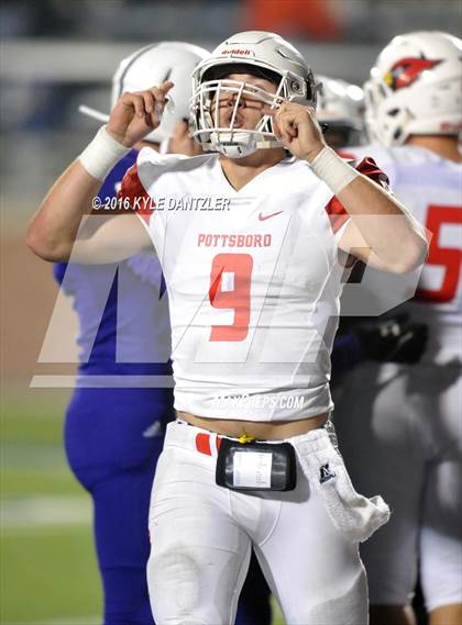 Thumbnail 3 in Farmersville vs. Pottsboro (UIL 3A Division 1 Region 2 Semifinal) photogallery.