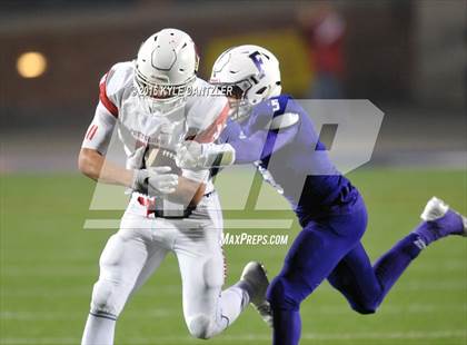 Thumbnail 3 in Farmersville vs. Pottsboro (UIL 3A Division 1 Region 2 Semifinal) photogallery.