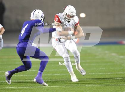 Thumbnail 3 in Farmersville vs. Pottsboro (UIL 3A Division 1 Region 2 Semifinal) photogallery.