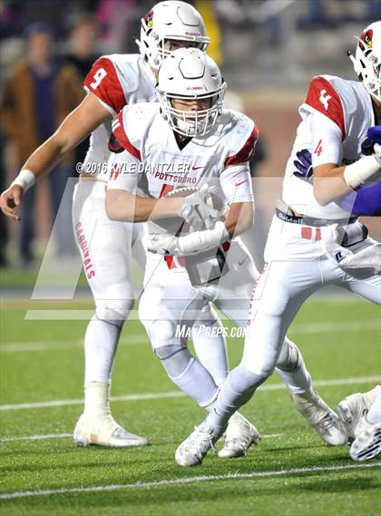 Thumbnail 1 in Farmersville vs. Pottsboro (UIL 3A Division 1 Region 2 Semifinal) photogallery.
