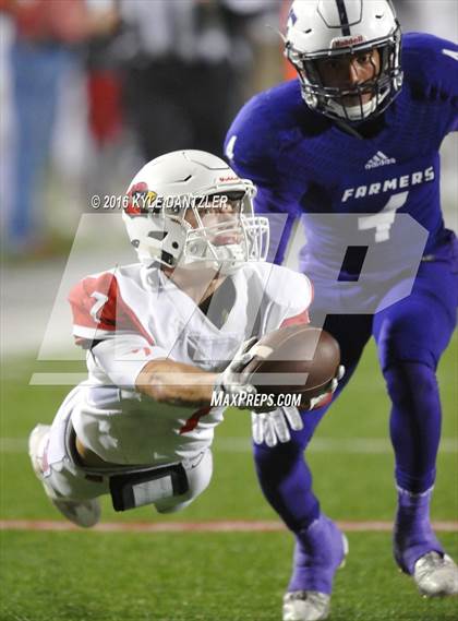 Thumbnail 2 in Farmersville vs. Pottsboro (UIL 3A Division 1 Region 2 Semifinal) photogallery.