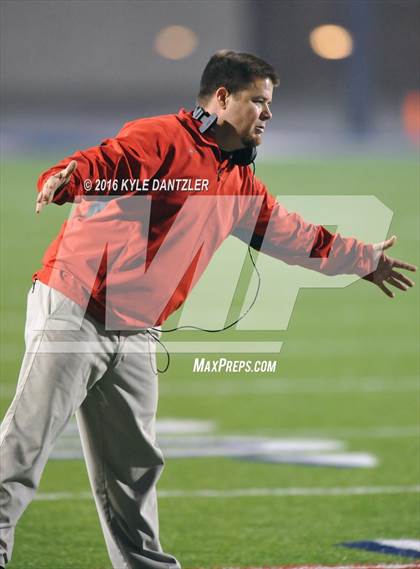 Thumbnail 1 in Farmersville vs. Pottsboro (UIL 3A Division 1 Region 2 Semifinal) photogallery.
