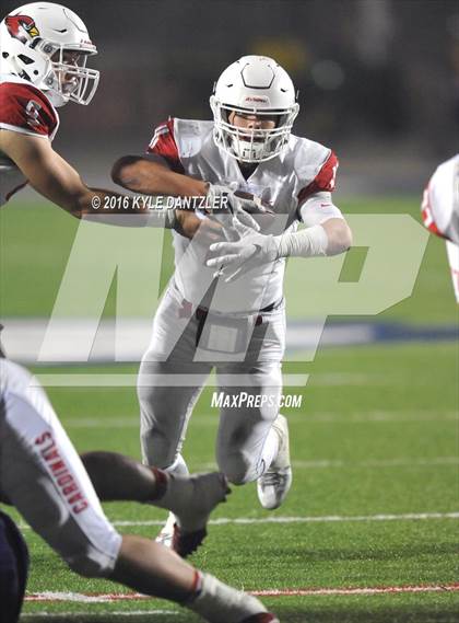 Thumbnail 2 in Farmersville vs. Pottsboro (UIL 3A Division 1 Region 2 Semifinal) photogallery.